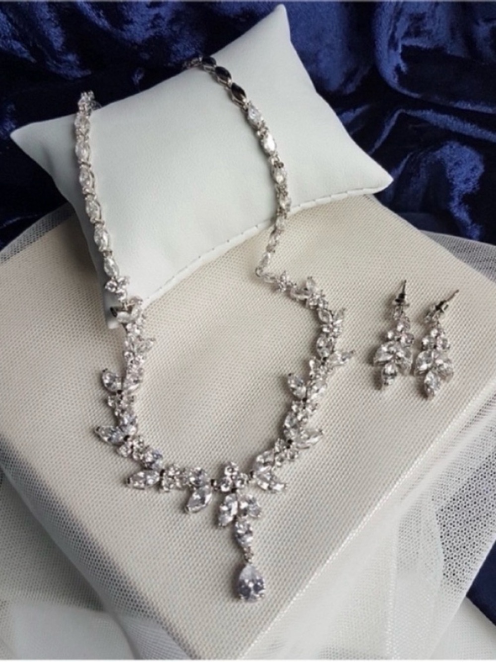 Swarovski Elements Platinum Marquis Teardrop Leaf Necklace & Earrings SET